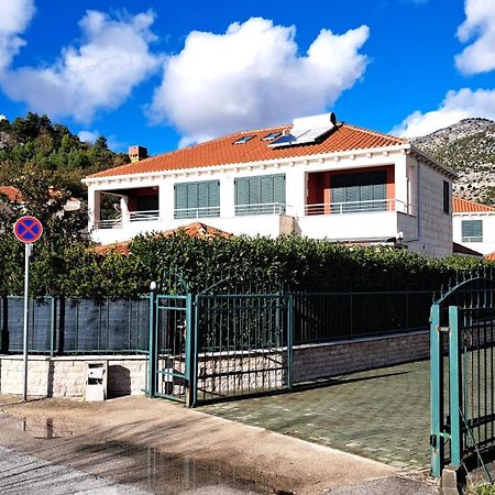 Villa Elizabeth,斯拉诺 外观 照片
